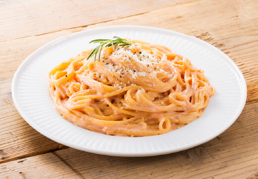 牛乳で茹でる麺がおいしいレッドクリームパスタ